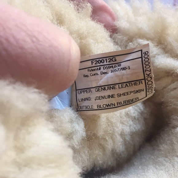 UGGS - Picture 5 of 8